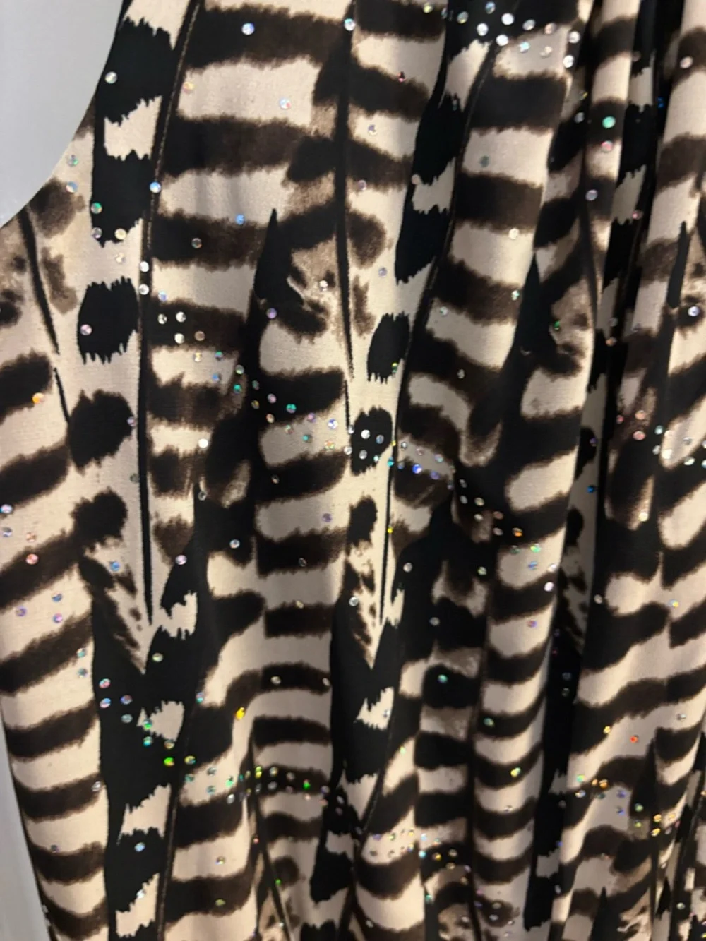 Sleeveless R& M Richard’s Black and White Printed Maxi Dress - Picture 7 of 11